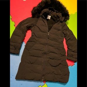 Zara woman’s black parka in size S with side pockets and detachable fur and hod